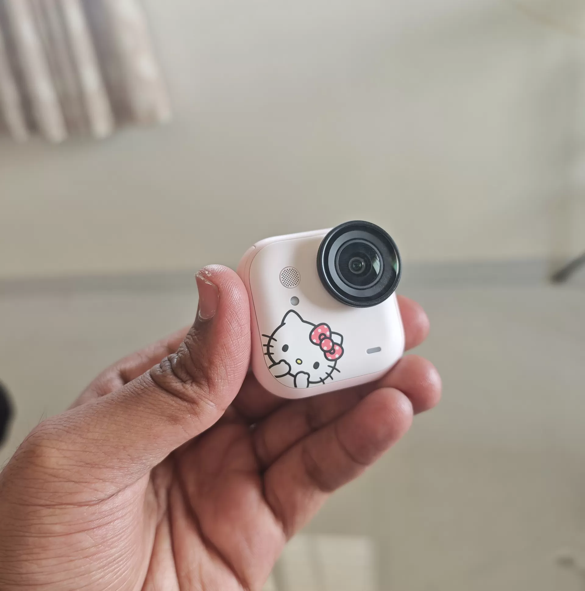 Insta360 Go Ultra Hello Kitty Edition Weltweit Gestartet