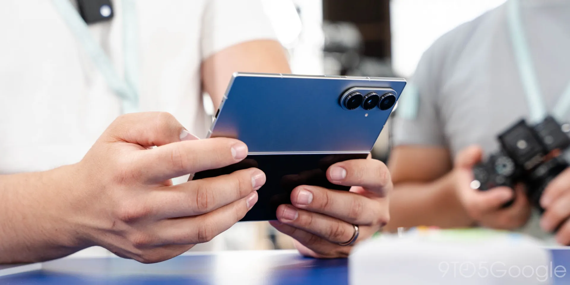 Samsung Galaxy Z Fold „Wide": One-UI-9-Leaks zeigen breiteres Foldable-Design